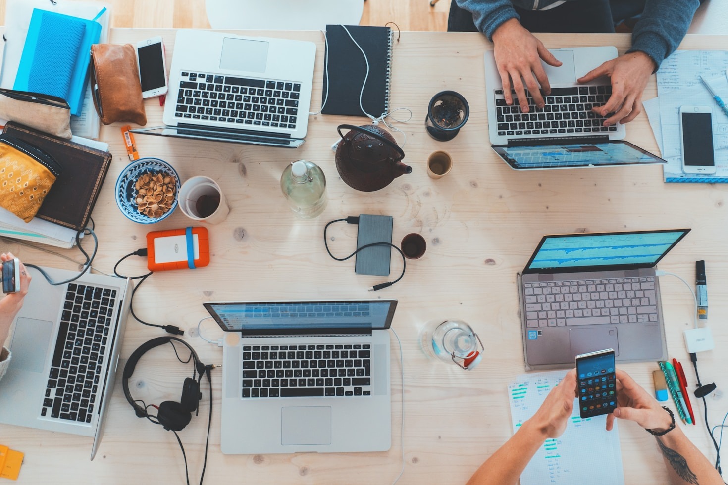 Ideas That Resonate: Sharing Perspectives Online